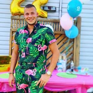 Meet your Posher, Alexandre